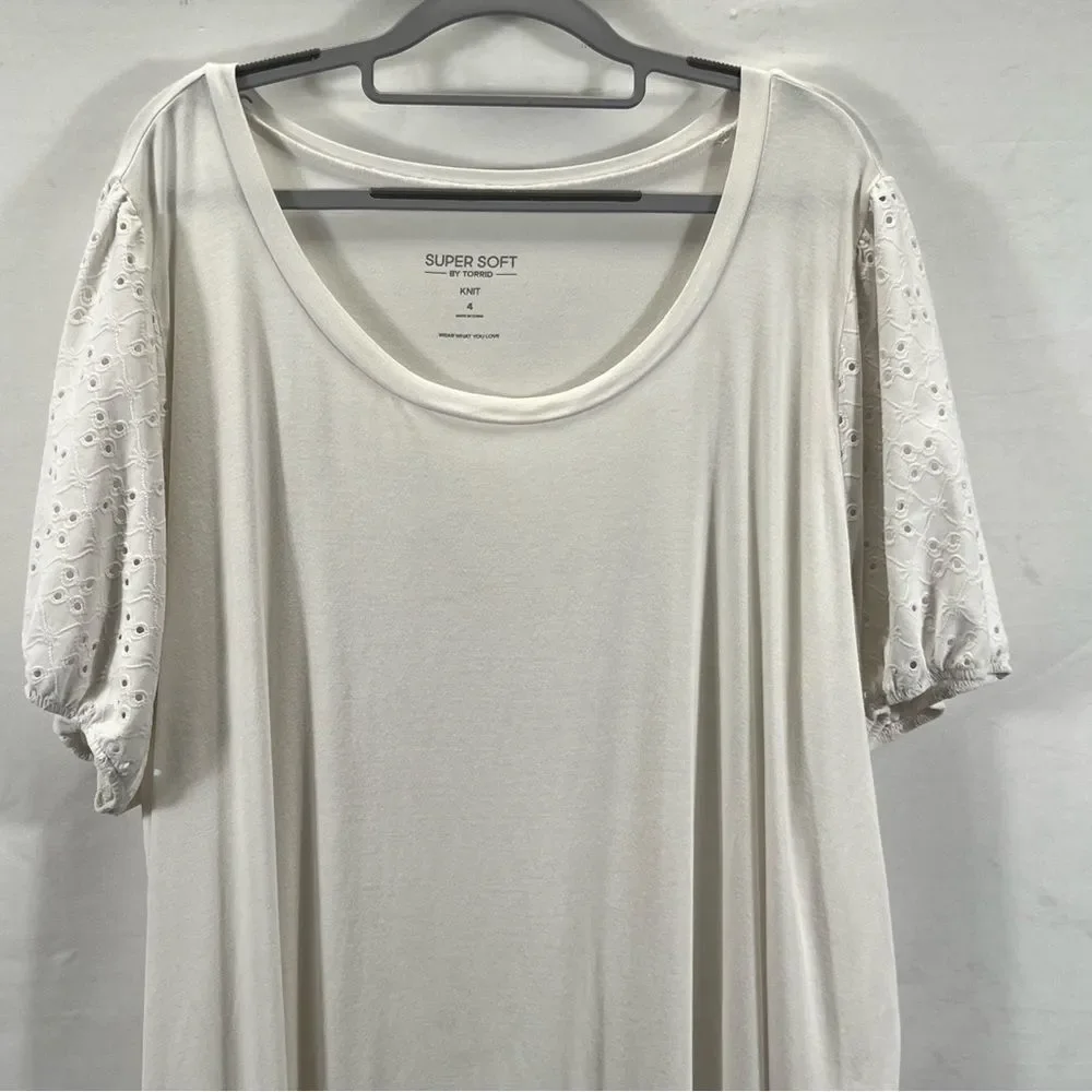 Torrid Eyelet Puff Sleeve Classic Fit Super Soft Scoop Blouse 0820 - Picture 2 of 11